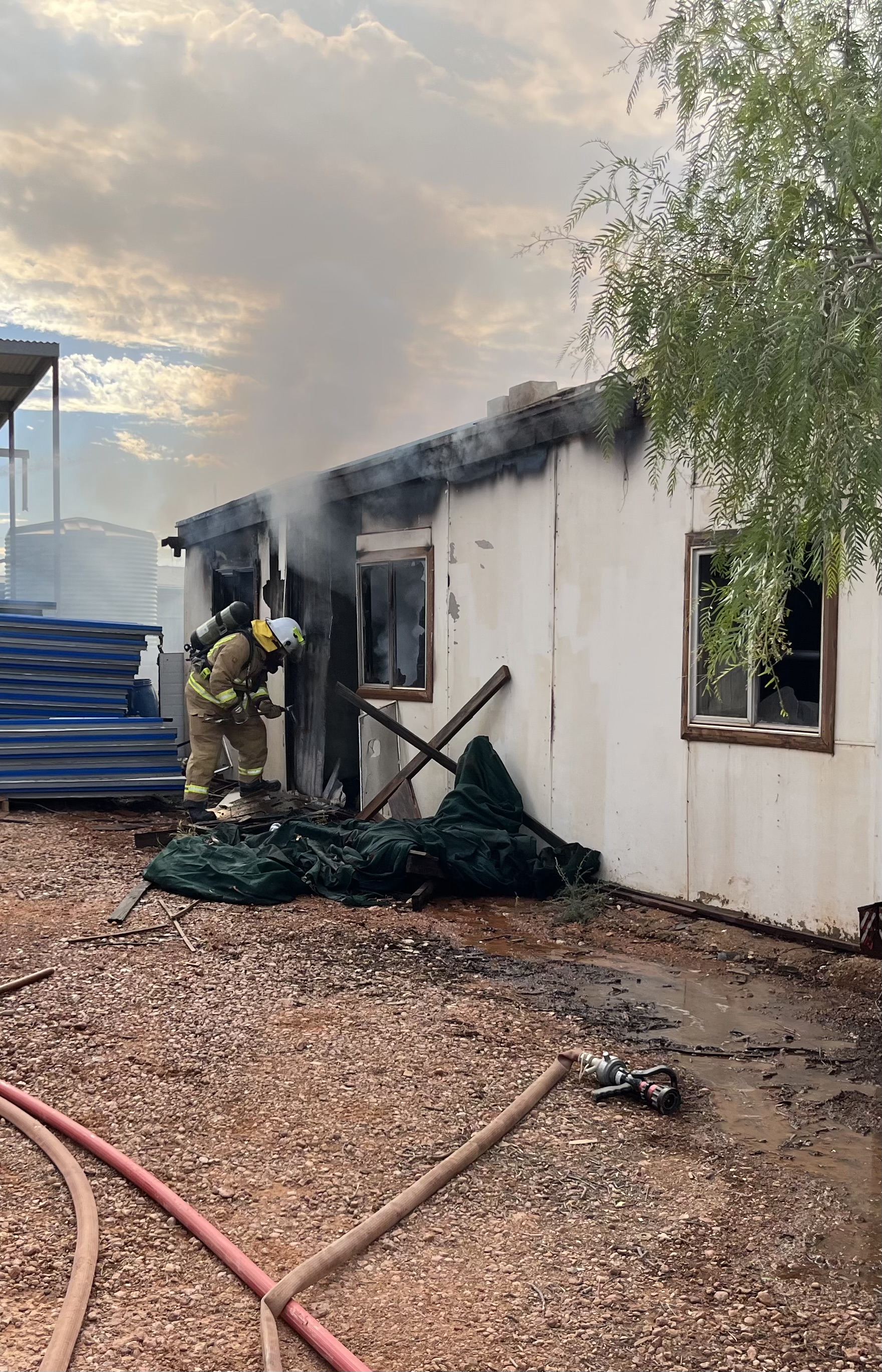 Coober Pedy structure fire image 2